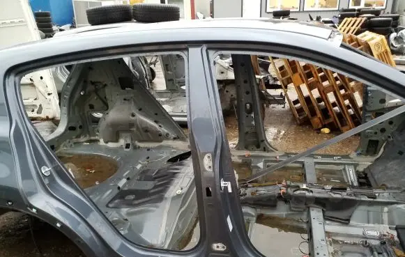 KIA Sportage Pillar (middle) 