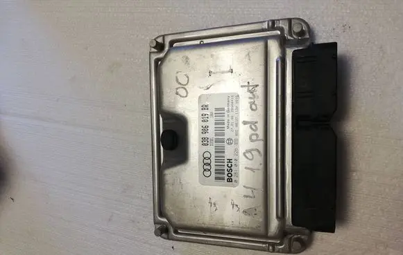 Audi A4 S4 B5 8D Engine control unit/module 038906019BR 0281010226