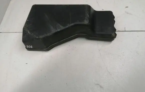 Toyota Avensis T250 Fuse box cover 8382P1