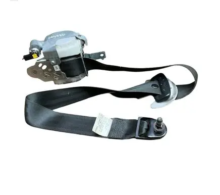 Hyundai i30 Front seatbelt 888202R900