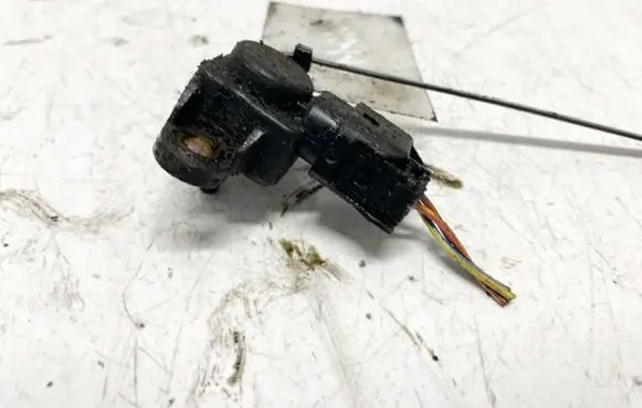 Mercedes-Benz C W203 Air pressure sensor A0041533328 021516