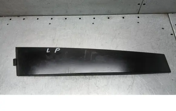 Volkswagen PASSAT B6 Front door trim bar 3C4837901