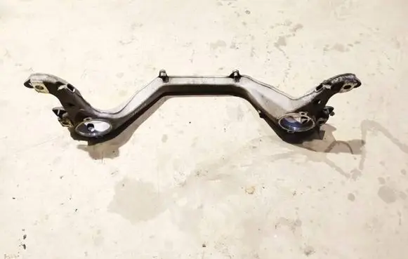 Volkswagen Touareg I Front subframe