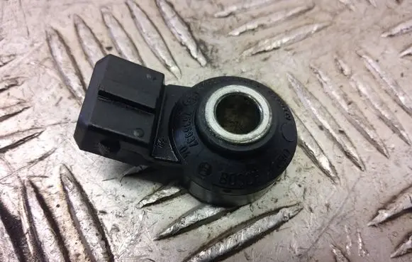 BMW 2 F22 F23 Detonation knock sensor 7636937