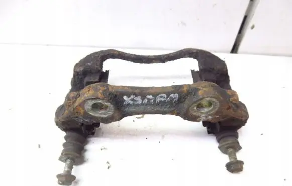 Citroen Xsara Picasso Brake caliper pad carrier rear 440465