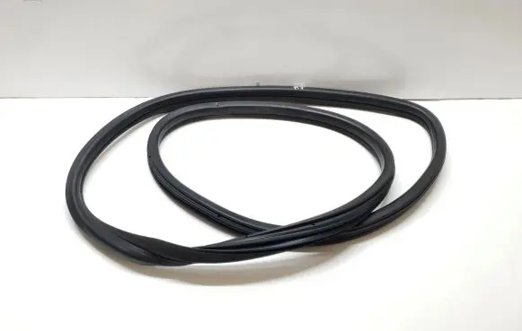 Citroen DS5 Rear door rubber seal (on body) 