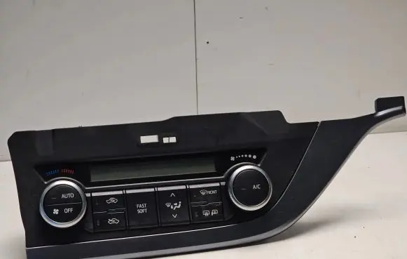 Toyota Auris E180 Climate control unit 75F542