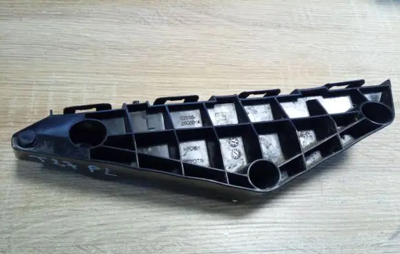 Toyota Avensis T270 Front bumper mounting bracket 5253605050 NE67791