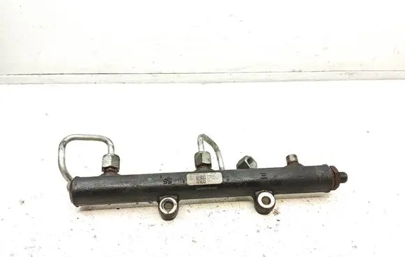 Land Rover Discovery 3 - LR3 Fuel main line pipe A2C20001330 4R8Q9D280AC 4R8Q9D280