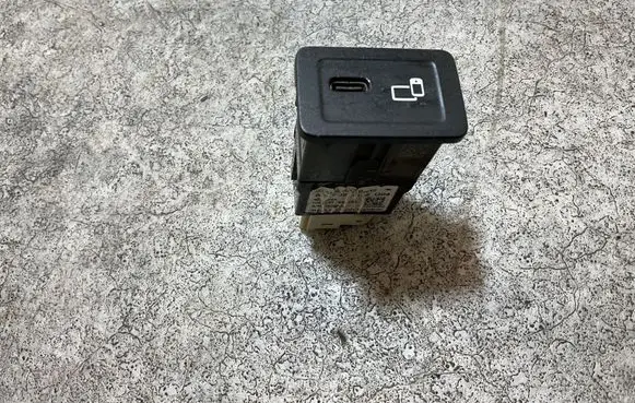 USB socket connector