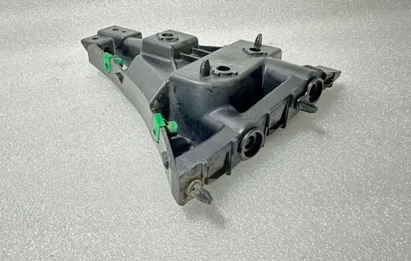 Volvo V60 Front bumper mounting bracket 31425464