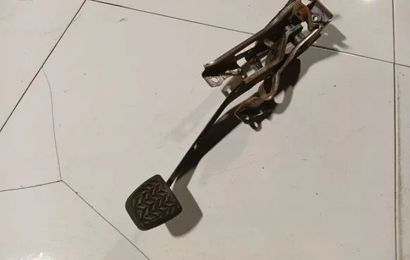 Toyota Yaris Brake pedal 