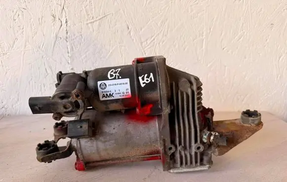 BMW 5 E60 E61 Air suspension compressor/pump