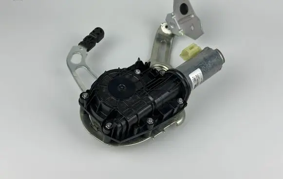 Mercedes-Benz E W213 Tailgate/trunk/boot lift motor 0390204124 S000047671