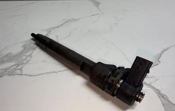 Mercedes-Benz E W211 Fuel injector A6480700187