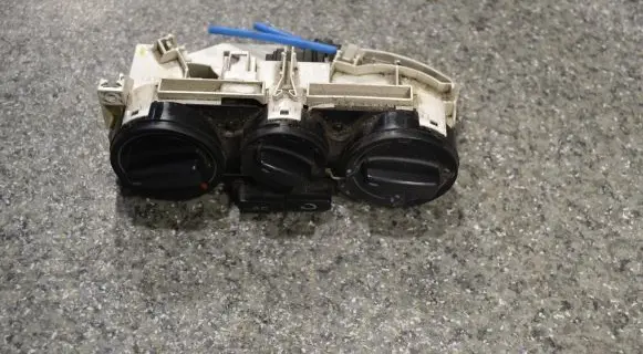 BMW 5 E39 Climate control unit 1J0820045E 901511010000