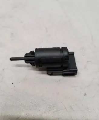 Audi A4 S4 B7 8E 8H Brake pedal sensor switch 3B0945511C 19322010 04803