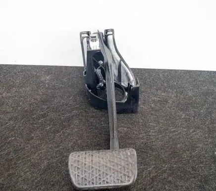 Mercedes-Benz E W212 Brake pedal A2042902201