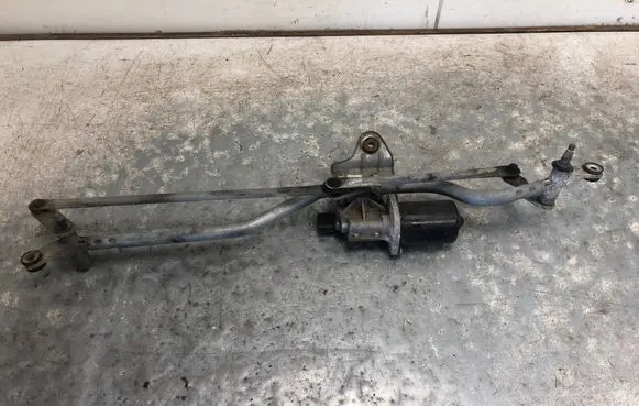 Front wiper linkage and motor