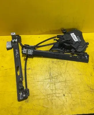 Seat Ibiza IV (6J,6P) Front door electric window regulator 6J4837402E