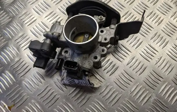 Hyundai i20 (PB PBT) Throttle valve 9600930006 3517026910