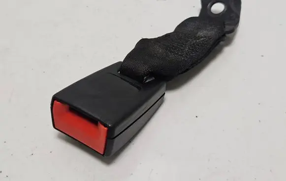 BMW 3 E92 E93 Rear seatbelt buckle 9117261 18032010 603853900H