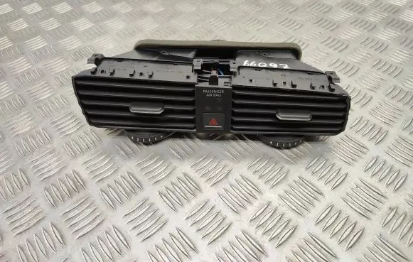 Volkswagen Golf VII Dash center air vent grill 5G1815736C 5G1819728AC 5G1815735C