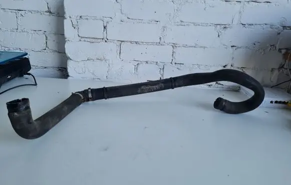 Iveco Daily 3rd gen Engine coolant pipe/hose