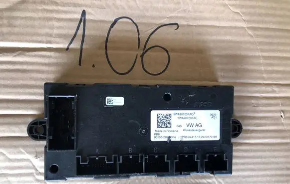 Volkswagen Golf VIII Air conditioner control unit module 5WA907007AC 901552990004 5W0907007AG