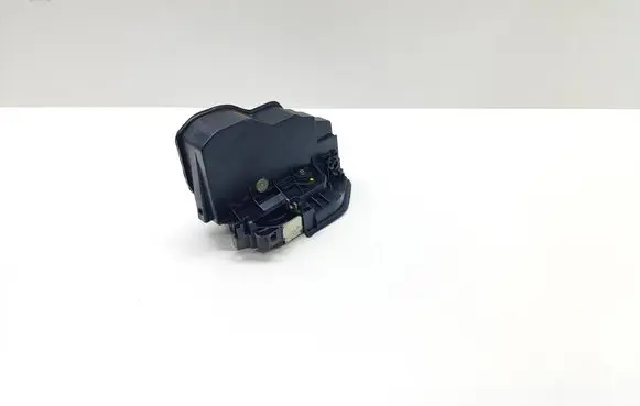 BMW 5 F10 F11 Front door lock 7167065 51217167065