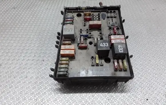 Volkswagen Touran I Fuse module 1K0937806