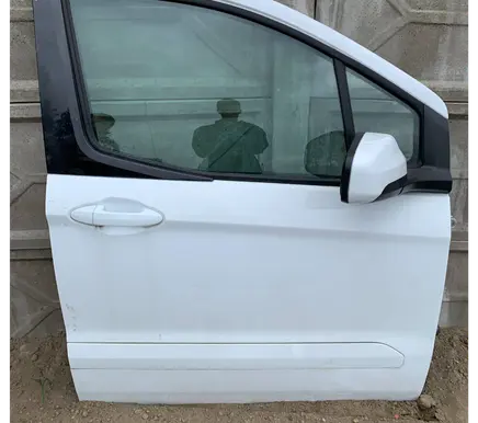 Ford Turneo Courier Front door