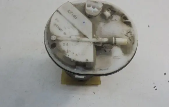 Toyota Avensis Verso In-tank fuel pump 7702005080