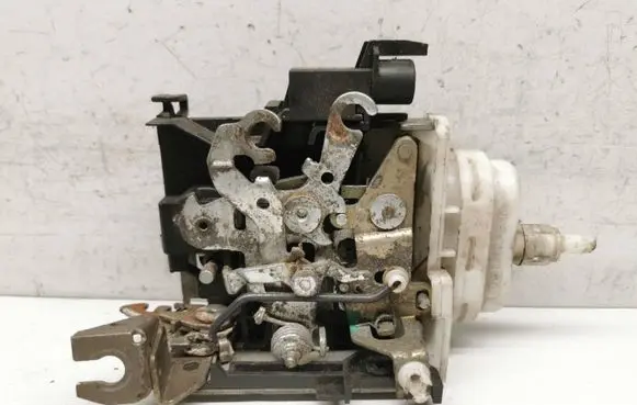 Front door lock