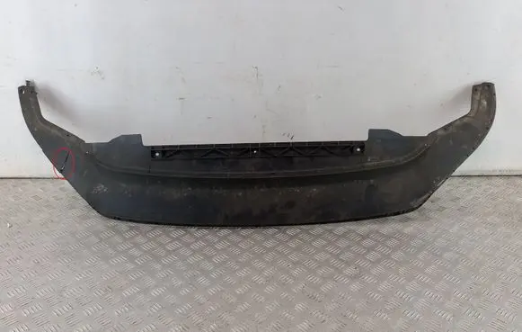 Front bumper lip
