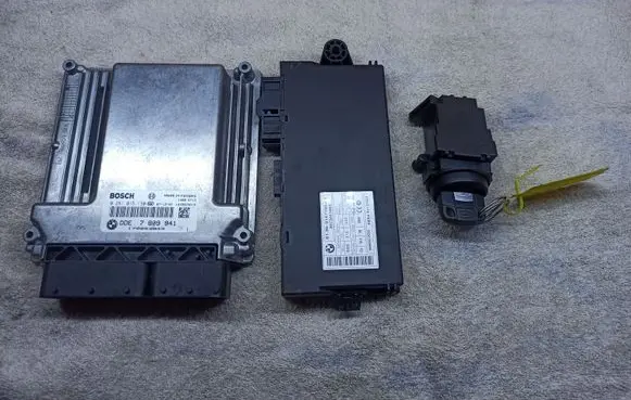 BMW 5 E60 E61 Engine ECU kit and lock set 0281015130 6135914719501 10862510