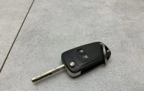 Opel Mokka Ignition key/card 