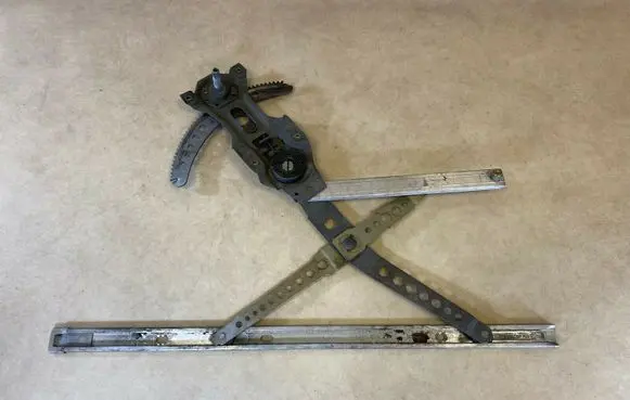 BMW 7 E23 Front door manual window regulator 51321842276