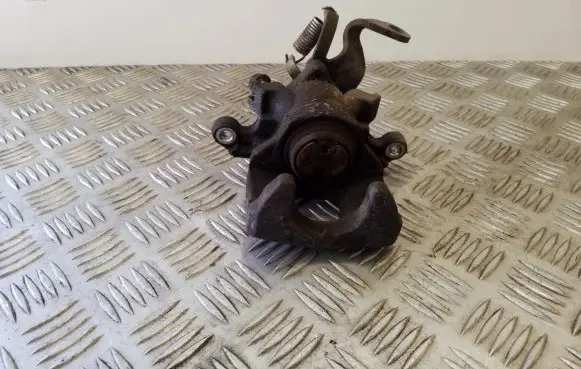 Mitsubishi Outlander Rear brake caliper