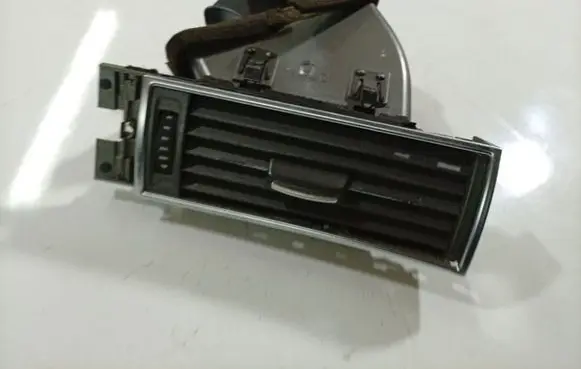 Audi A6 S6 C6 4F Dash center air vent grill 4F1820902B