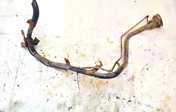 Nissan Murano Z50 Fuel tank filler neck pipe 