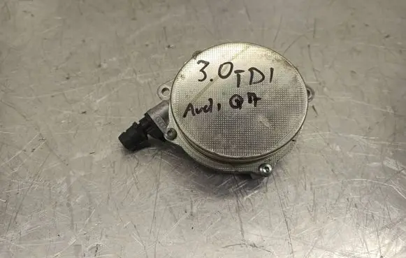 Audi Q7 4L Vacuum pump