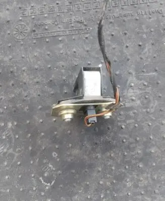 BMW 5 E39 Rear door lock loop/hook striker 8176350
