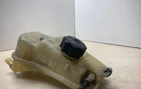 Peugeot Partner Coolant expansion tank/reservoir