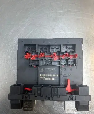 Volkswagen PASSAT B6 Comfort/convenience module H37S1301 3C0937049J F005V00530