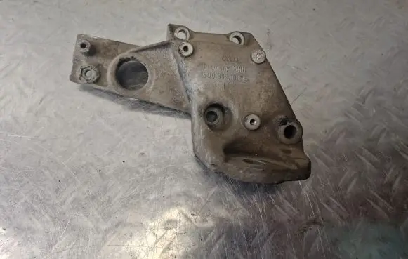 Audi A6 S6 C5 4B Gearbox mounting bracket 8D0399108E