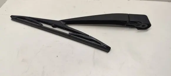 Rear wiper blade arm