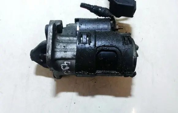 Nissan Juke I F15 Starter motor