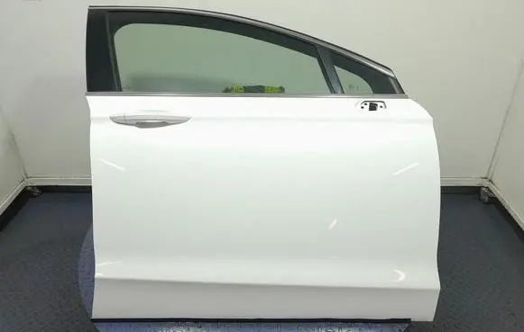 Ford Mondeo MK I Front door 