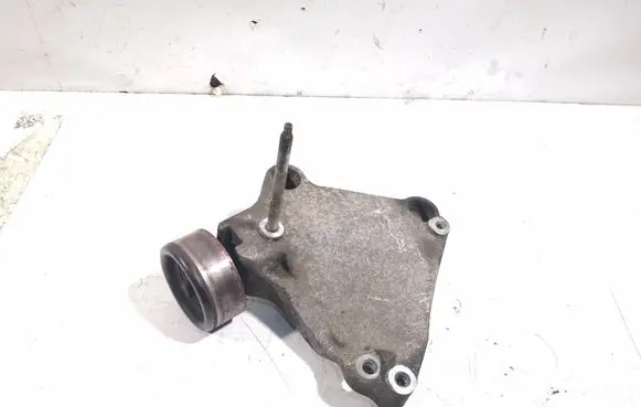 Opel Insignia A A/C compressor mount bracket 12605471